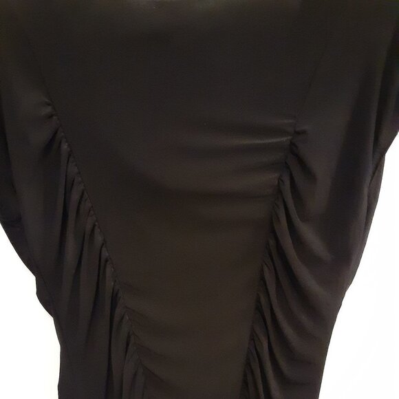 Sweet Clarity Sleeveless Black Top w/Gathered Sides and Draped Neckline. - Picture 4 of 4